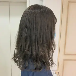 ミディアム カラー TRENCH　相澤 果歩のヘアスタイル