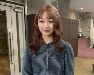 ミディアム Cocona 🦤 /ブリーチ/艶カラーのヘアスタイル