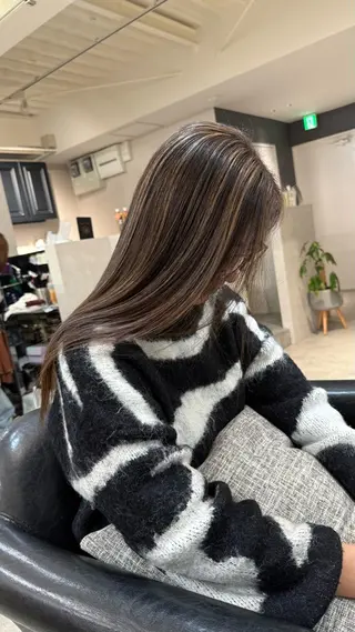 ロング カラー バレイヤージュモデル 募集👒ヨンスクのヘアスタイル