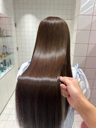 ロング Lond luce心斎橋【ロンドルーチェ】所属・Ruriブリーチ 酸性ストレートのヘアスタイル