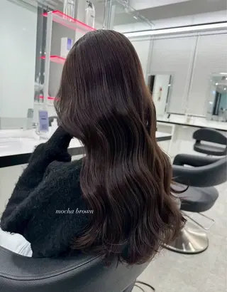 セミロング レイヤーカット／ ハイトーン/Moeのヘアスタイル