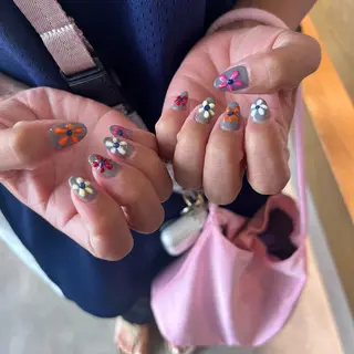 ネイル 井上 杏奈のネイルデザイン