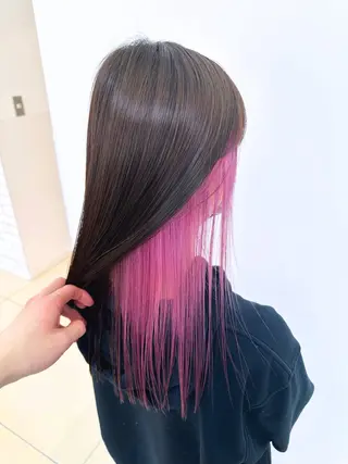 セミロング カラー 髪質改善ストレート インナーカラーハズキのヘアスタイル
