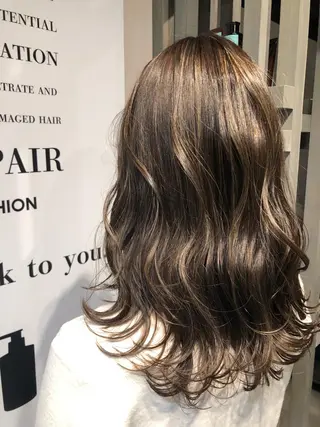 ミディアム カラー ブリーチ👩🦳/ ✂︎MANAMIのヘアスタイル