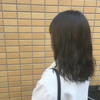 セミロング カラー しのはら まどかのヘアスタイル