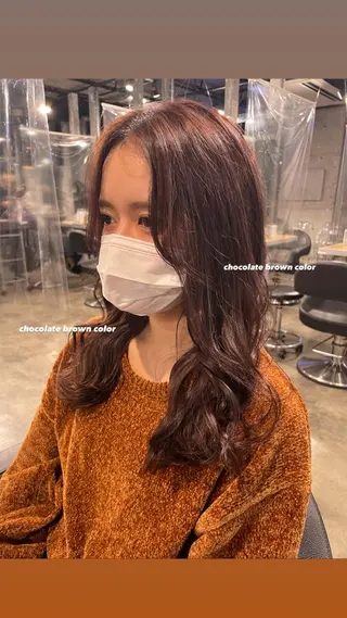 セミロング カラー パーマ ヘアアレンジ メンズ キッズ ネイル マツエク・マツパ 透明感カラー・レイヤ ー🎀amika🎀のヘアスタイル