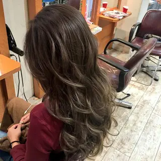 セミロング ロング カラー 100%髪質改善特化 TRUNSのヘアスタイル