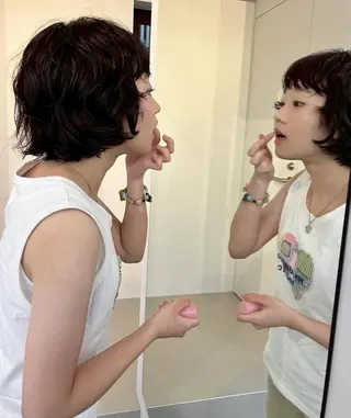 ミディアム パーマ FILMS 綾菜のヘアスタイル