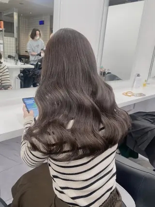 カラー ブリーチ縮毛矯正加藤 赤み無し透明感ヘアのヘアスタイル
