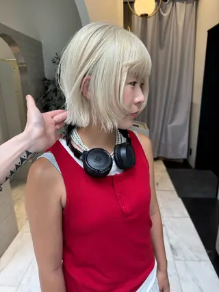 ショート カラー ブリーチ😼 ボブ✍️レイヤーのヘアスタイル