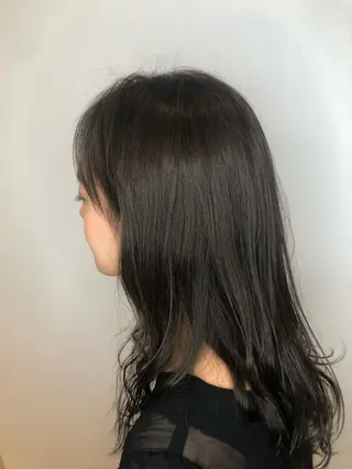 セミロング カラー N° Elune MIYUUのヘアスタイル