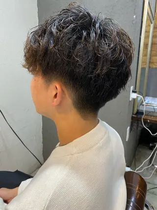 ショート パーマ メンズ 桜田 修未のヘアスタイル