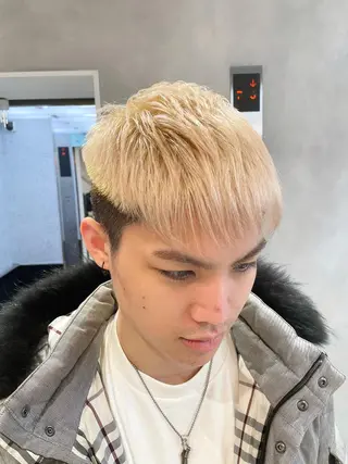 ショート カラー メンズ ハイトーン×レイヤー ／遠藤将太のヘアスタイル