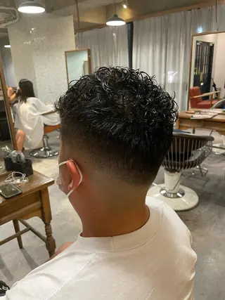 ショート パーマ メンズ ∮フェードスタイル∮ 加藤嘉陛のヘアスタイル