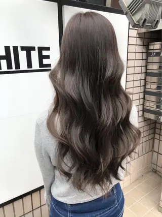 セミロング カラー _WHITE 高槻のヘアスタイル
