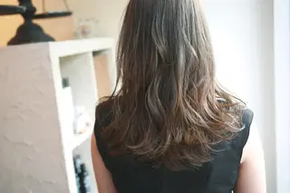 ロング カラー 新生活応援★半額/ 25歳以下　“内間”のヘアスタイル