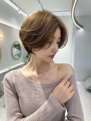 ショート 白髪ぼかしマイスター 🫧shuri🫧のヘアスタイル