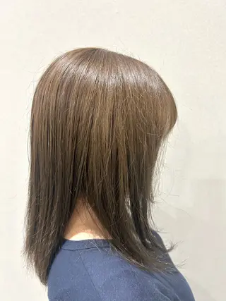 ミディアム 上田 美月のヘアスタイル