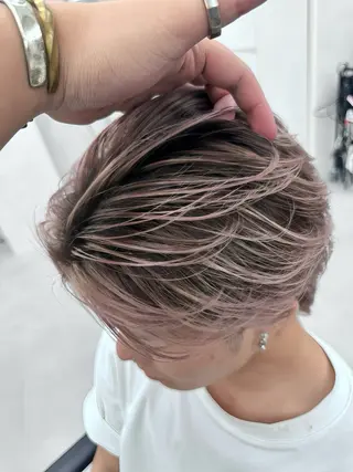 ミディアム ハイライトカラー 浦和メンズ新井涼太のヘアスタイル