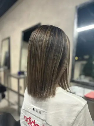 ミディアム KISSSWAN Remiのヘアスタイル