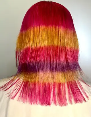 セミロング カラー 派手髪デザインカラー ヒロカのヘアスタイル