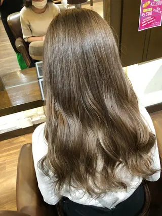 カラー AGREE Momokaのヘアスタイル