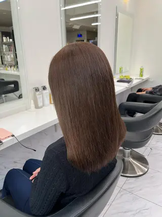 セミロング 寒色＆ブリーチ特化 寒色MiOのヘアスタイル