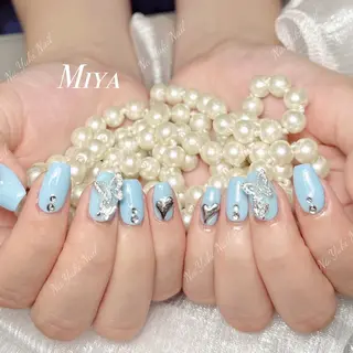 ネイル 🦋 Queenieのネイルデザイン