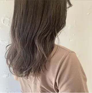 ミディアム 顔周りの垢抜けヘア 立山愛梨のヘアスタイル