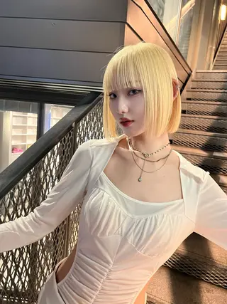 ショート カラー みつゆ 表参道/原宿のヘアスタイル