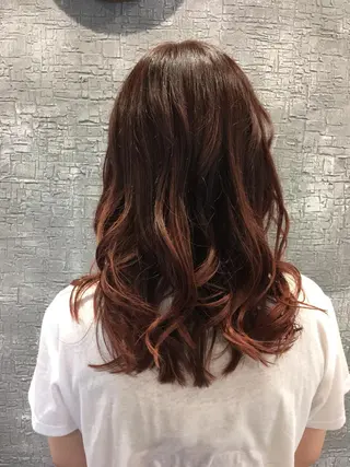 ロング カラー ヘアアレンジ . YUIのヘアスタイル