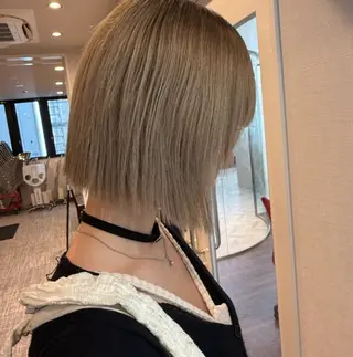 ミディアム ｢韓国風カラー ｣サナのヘアスタイル