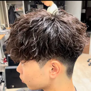 ショート パーマ メンズ 稲村侑斗ダウンパーマ メンズパーマのヘアスタイル
