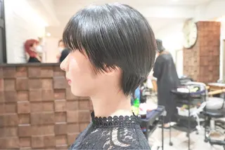 ショート ミヤザキ ユタカのヘアスタイル