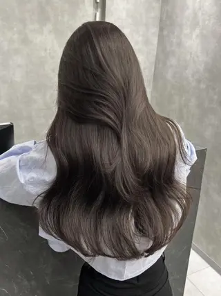 セミロング カラー eve🐰束間まつ毛 /透明感カラーのヘアスタイル