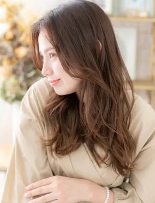 ロング カラー 松山 彩香のヘアスタイル