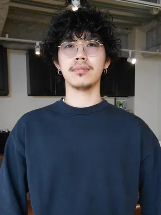 ミディアム パーマ メンズ グランジヘア 無造作ヘアHYUGAのヘアスタイル