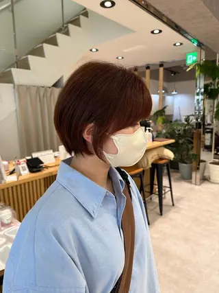 ショート カラー レイヤー/顔まわり カット/地毛風カラーのヘアスタイル