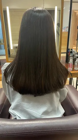 セミロング 暖色カラー/ ストレート/くるみのヘアスタイル