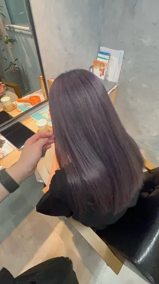 ロング motoトップカラー リスト/ブリーチカラのヘアスタイル