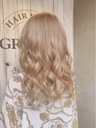 ロング カラー GRANDE アオキのヘアスタイル