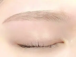 アイブロウ eyelist 紬麦🤍のマツエク・マツパデザイン