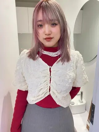 セミロング ボブ/ハイトーン REINAのヘアスタイル