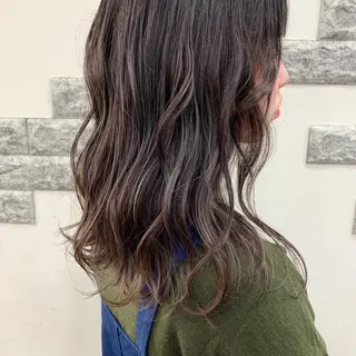 ミディアム カラー 薄田 珠美のヘアスタイル