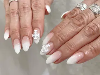 ネイル Shis_🦄shi 韓国風キラキラネイルのネイルデザイン
