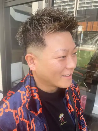 ショート カラー メンズヘア特化 崎田 成人のヘアスタイル