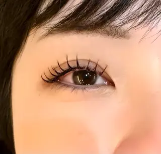 マツエク・マツパ 坂口 月陽のヘアスタイル