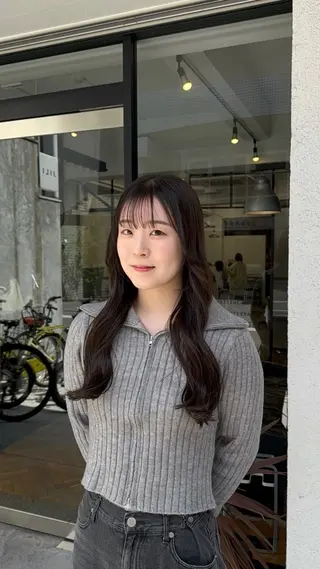 ロング ヒグチ マユのヘアスタイル