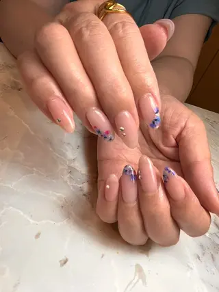 セミロング KINUGASA YUKAのネイルデザイン