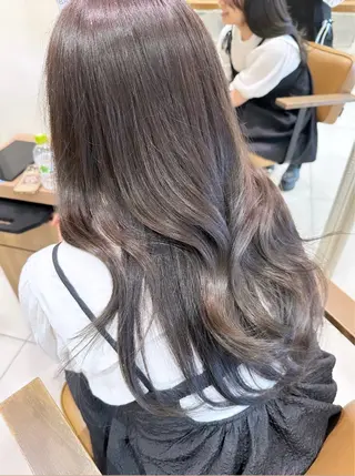 セミロング カラー ヘアアレンジ レイヤーカット🪽 𝐼𝐾𝑈𝑀𝐼のヘアスタイル